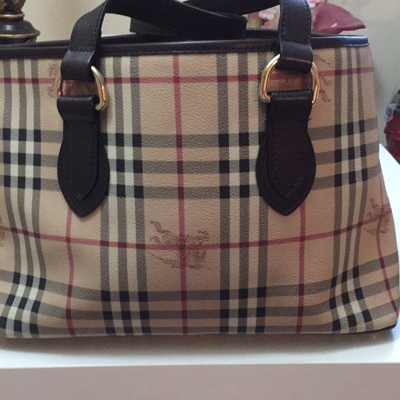 Burberry Handbags - Burberry Tote canvas/leather
